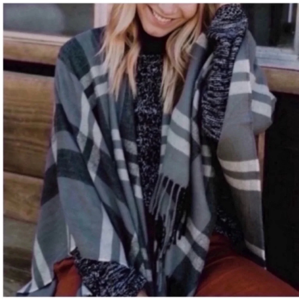 Ethical Gray Plaid Poncho Wrap Fringe